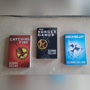 Set Hunger Games books